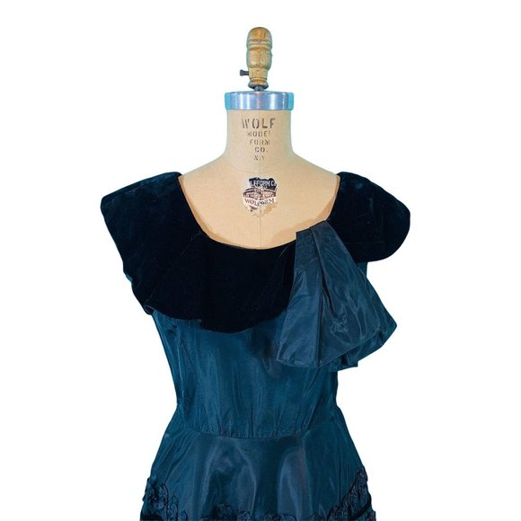 Vintage 40s Evening Gown Womens Small Black Tiered Party Dress Velvet Collar Spo - Picture 3 of 10